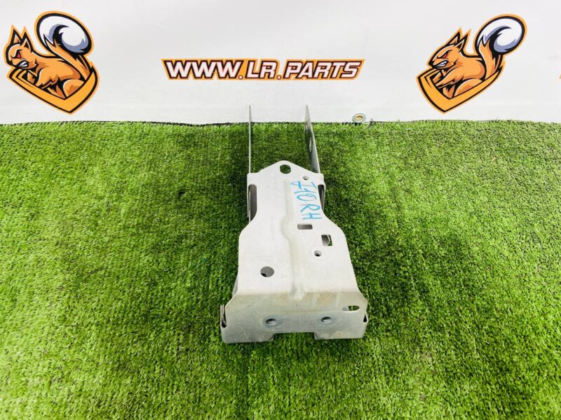 T4K10290 Front panel bracket right Jaguar I-Pace X590 (2018-) Used - Image 16