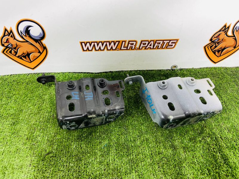 T4K10306 Front panel mounting bracket left Jaguar I-Pace (2018-) used cost 50 € in stock 1 pcs.