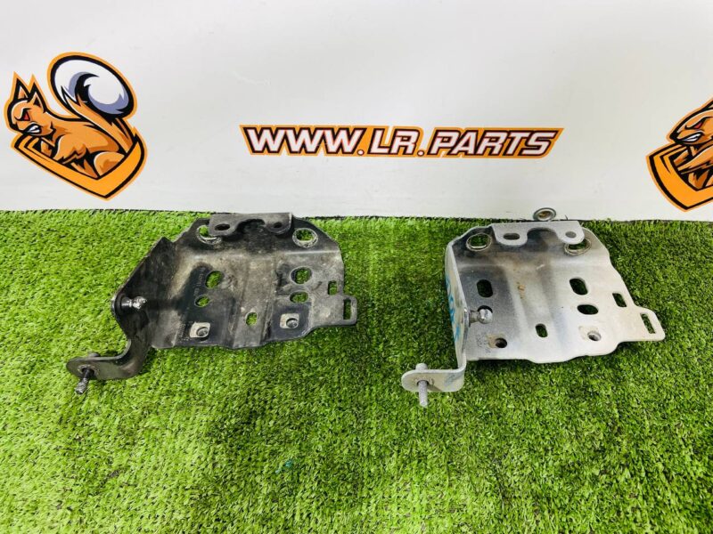 T4K10306 Front panel mounting bracket left Jaguar I-Pace (2018-) used cost 50 € in stock 1 pcs.
