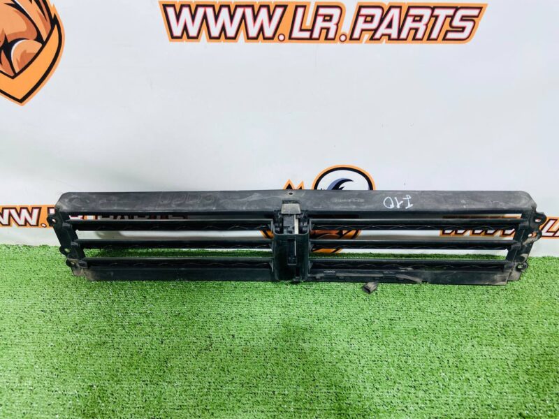 T4K1060 Lower blinds flap Jaguar I-Pace X590 (2018-) Used cost 320 € in stock 2 pcs.