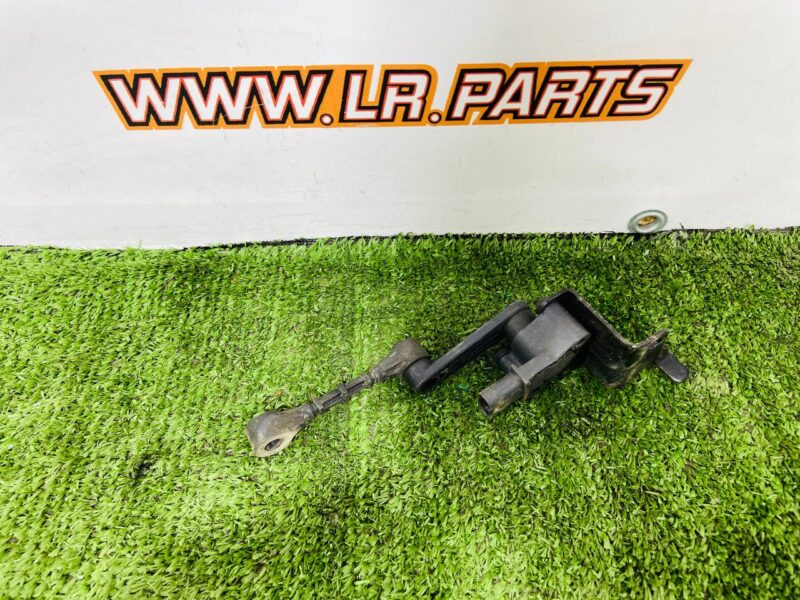 T4K1581 Front left height sensor for Jaguar I-Pace (2018-) used cost 50 € in stock 1 pcs.