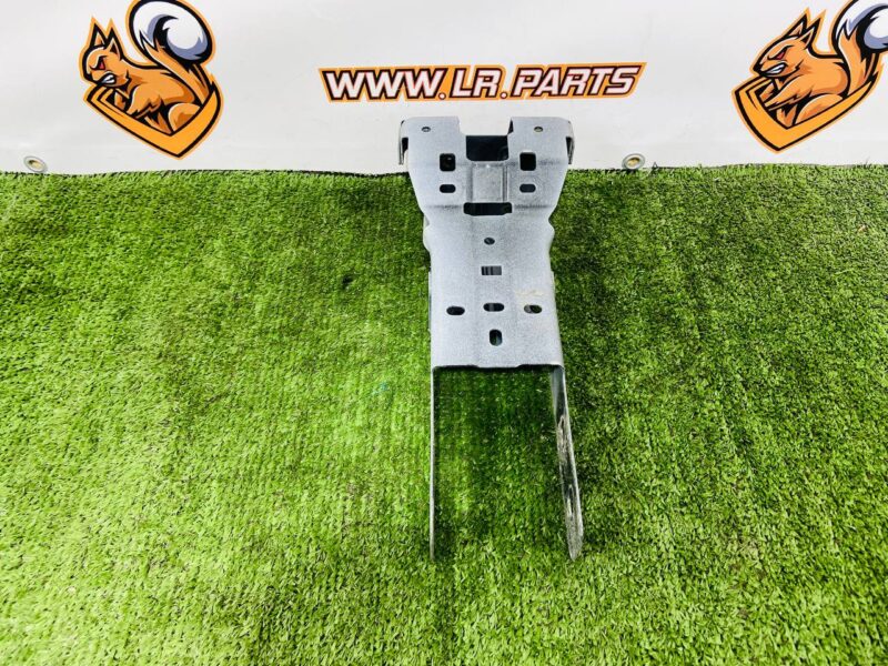 T4K2025 Bracket front left panel Jaguar I-Pace X590 (2018-) Used - Image 19