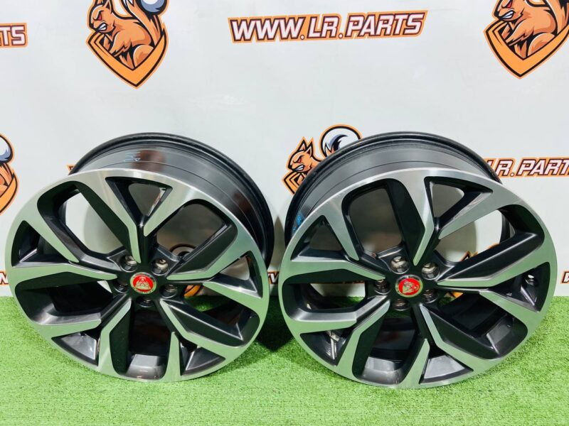 T4K3896 Wheel Disc 8*20 ET52 Style 5068 Dt Gloss Dark G Jaguar I-Pace X590 (2018-) Used" cost  € in stock 4 pcs.
