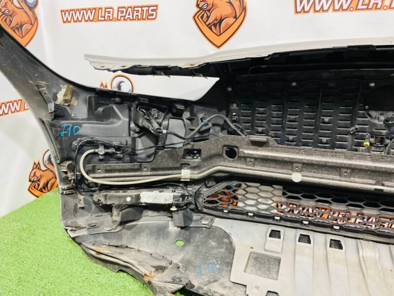 T4K5982LML Front bumper assembly 6 sensors Jaguar I-Pace X590 (2018-) Used - Image 55