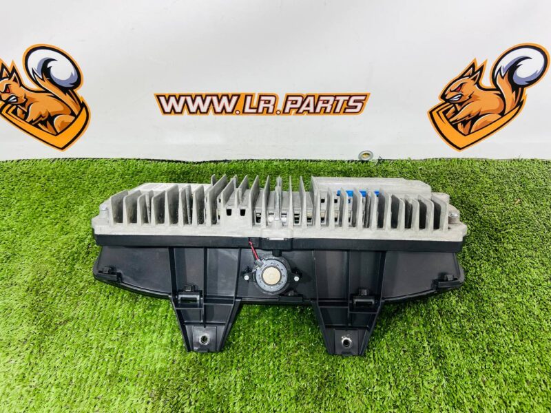 T4K8236 Instrument cluster TFT Jaguar I-Pace X590 (2018-) Used cost  € in stock 2 pcs.