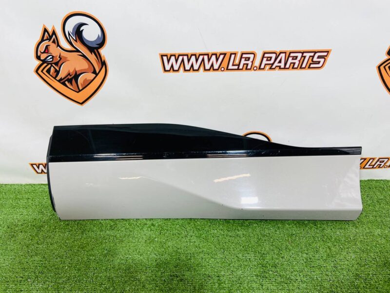 T4K9215LML Rear left lower door molding Jaguar I-Pace (2018-) Used - Image 20