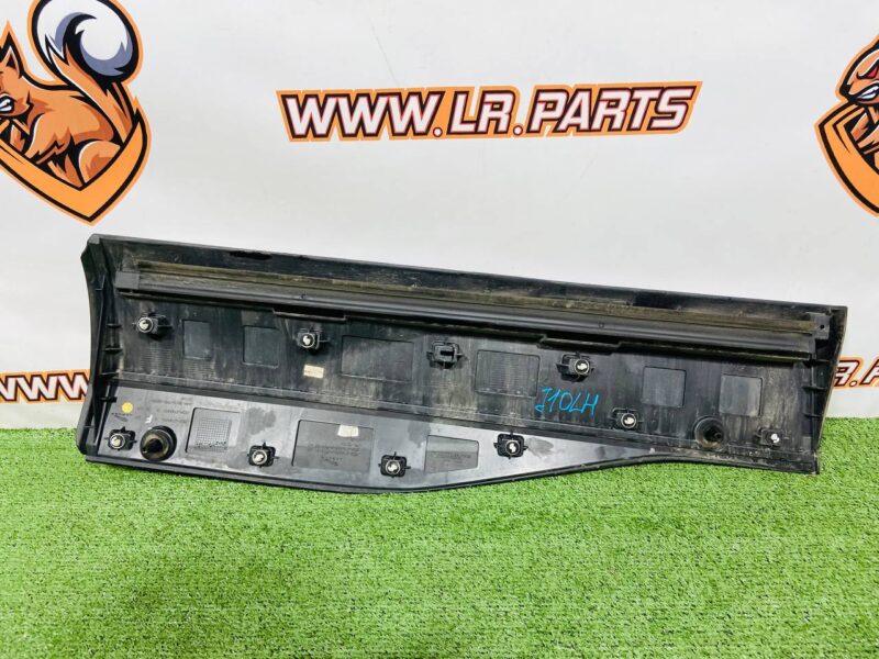 T4K9215LML Rear left lower door molding Jaguar I-Pace (2018-) Used - Image 21