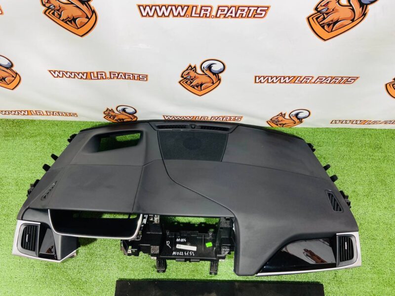 T4K9578PVJ Torpedo (front panel) Jaguar I-Pace X590 (2018-) Used cost  € in stock 1 pcs.