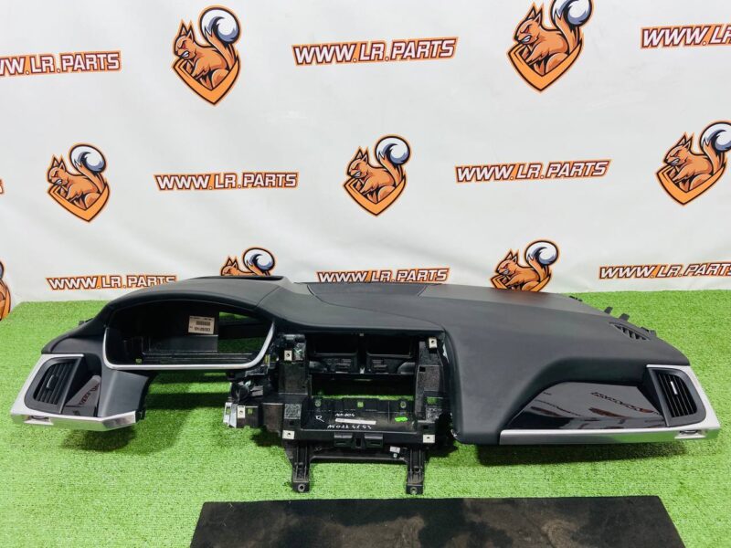 T4K9578PVJ Torpedo (front panel) Jaguar I-Pace X590 (2018-) Used cost  € in stock 1 pcs.