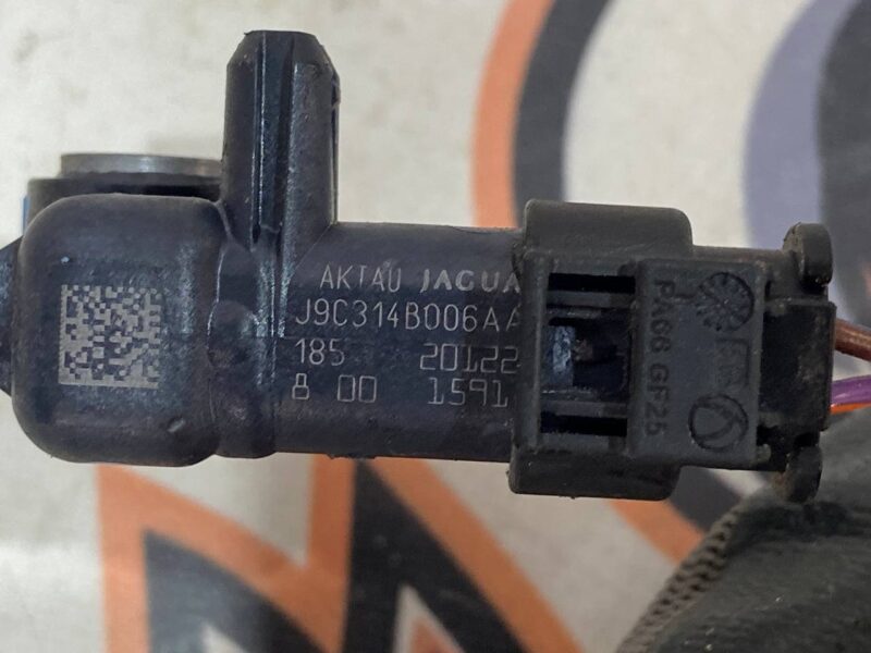 J9C5437 Used JAGUAR I-PACE Front impact sensor cost 50 € in stock 2 pcs.