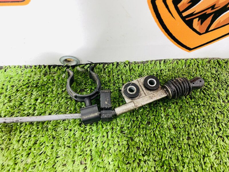 LR082657 Shift cable automatic transmission 2.0TD Land Rover Discovery 5 L462 (2017-) used cost 79,34 € in stock 1 pcs.