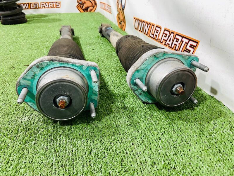LR086465 Rear shock absorber for Range Rover Sport L494 (2014-2022) Used cost  € in stock 2 pcs.