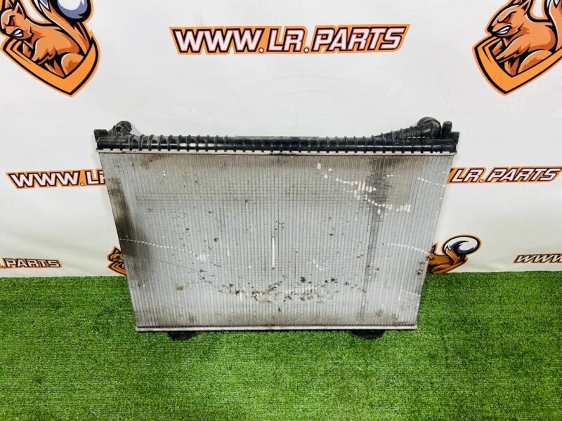 LR092461 Cooling System Radiator Main Range Rover Velar L560 (2018-) Used cost  € in stock 1 pcs.