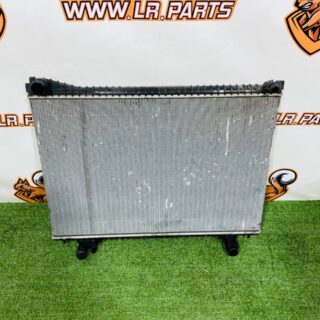 LR092461 Cooling System Radiator Main Range Rover Velar L560 (2018-) Used cost  € in stock 1 pcs.
