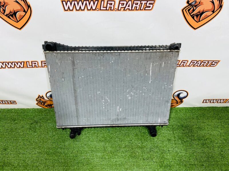 LR092461 Cooling System Radiator Main Range Rover Velar L560 (2018-) Used cost  € in stock 1 pcs.