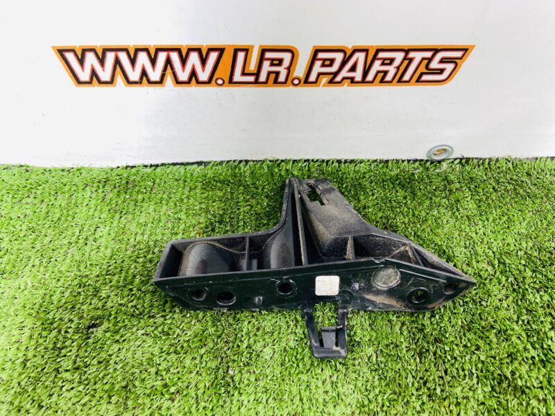 LR093502 Front bumper mounting bracket left Range Rover Velar L560 (2018-) used - Image 14