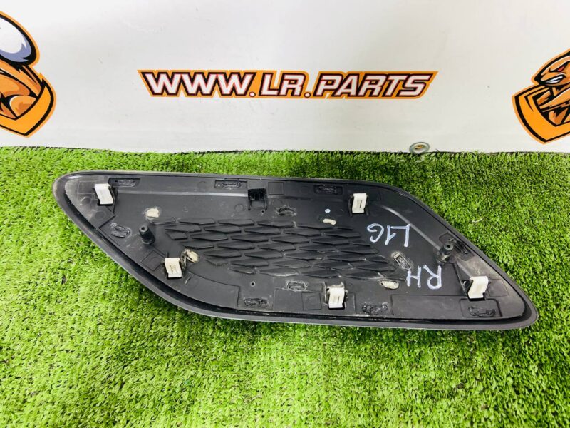LR098756 Right hood deflector Range Rover Sport L494 (2014-2022) Used cost  € in stock 1 pcs.