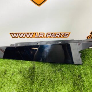 LR110437 Rear left door trim Range Rover Velar L560 (2018-) Used cost 40 € in stock 1 pcs.