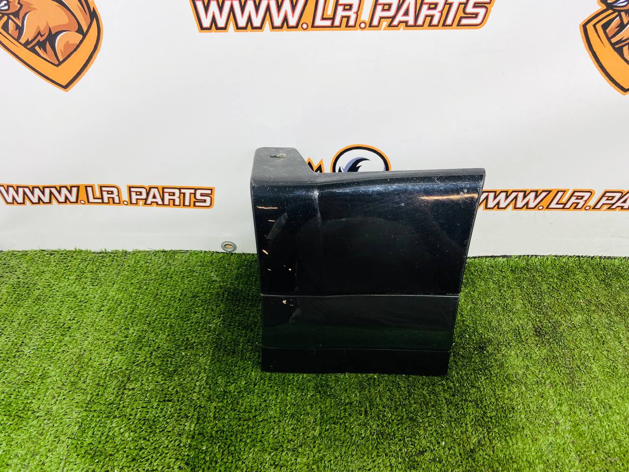 LR123092 Right wing molding Range Rover Velar L560 (2018-) Used - Image 19