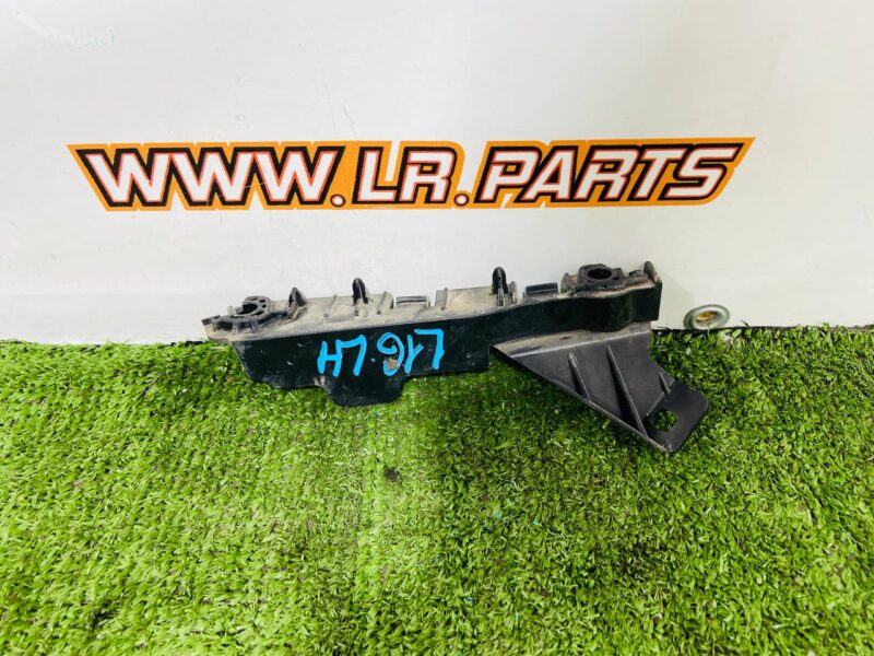 LR137782 Front bumper mounting bracket left Range Rover Sport L494 (2014-2022) Used - Image 16