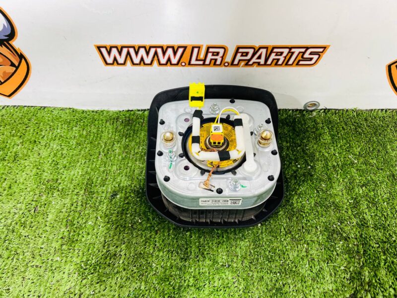 LR140996 Airbag in the steering wheel Range Rover Velar L560 (2018-) used cost  € in stock 1 pcs.