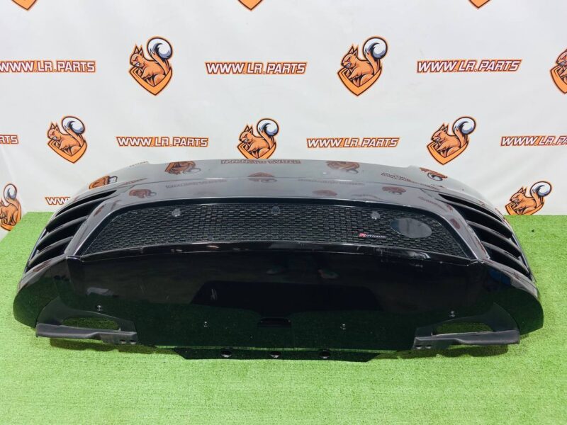 LR143258 Front assembled bumper for Range Rover Velar L560 (2018-) Used cost  € in stock 1 pcs.