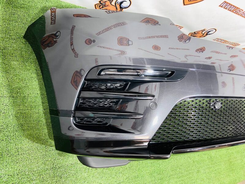LR143258 Front assembled bumper for Range Rover Velar L560 (2018-) Used cost  € in stock 1 pcs.