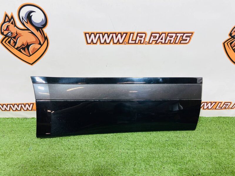 LR146635 Rear right door molding Range Rover Velar L560 (2018-) USED - Image 19
