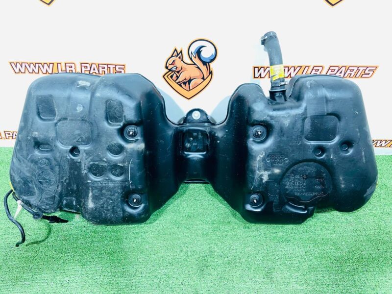 LR162741 Fuel tank plastic 2.0 D Range Rover Velar L560 (2018-) Used cost  € in stock 1 pcs.