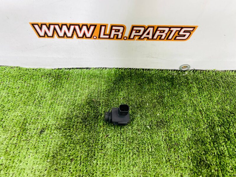 LR167003 Range Rover Velar L560 (2018-) Used Outdoor Air Sensor for Air Conditioner cost  € in stock 1 pcs.