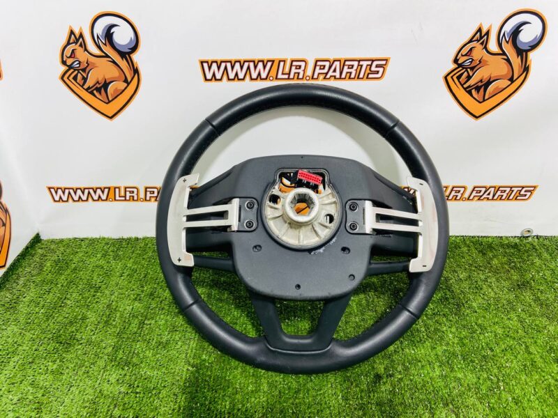 LR167658KIT Steering wheel with AIR BAG and switches for Range Rover Velar L560 (2018-) Used cost  € in stock 1 pcs.