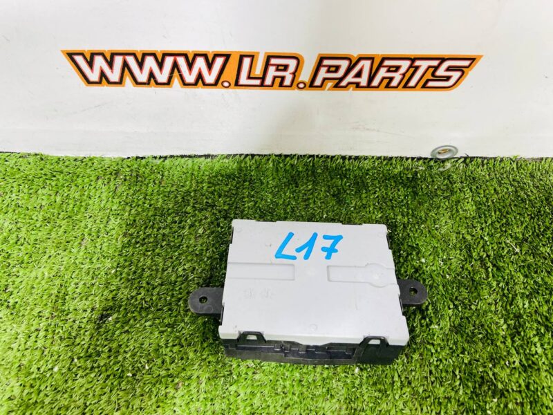 LR170983 Front Door Control Unit, Passenger Side, Range Rover Velar L560 (2018-) Used cost  € in stock 1 pcs.