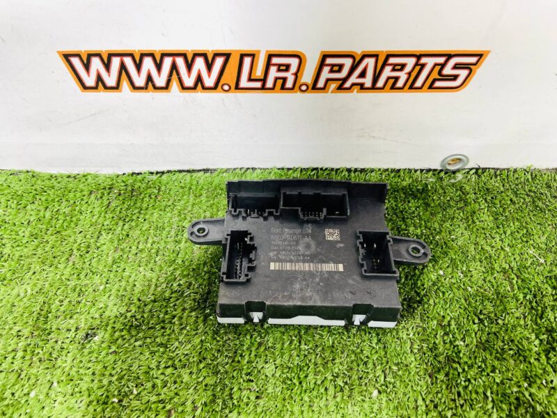 LR170983 Front Door Control Unit, Passenger Side, Range Rover Velar L560 (2018-) Used cost  € in stock 1 pcs.