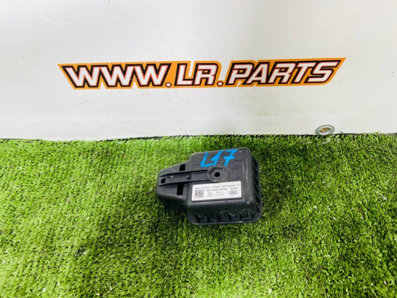 LR174462 Anti-theft alarm siren Range Rover Velar L560 (2018-) Used cost  € in stock 1 pcs.