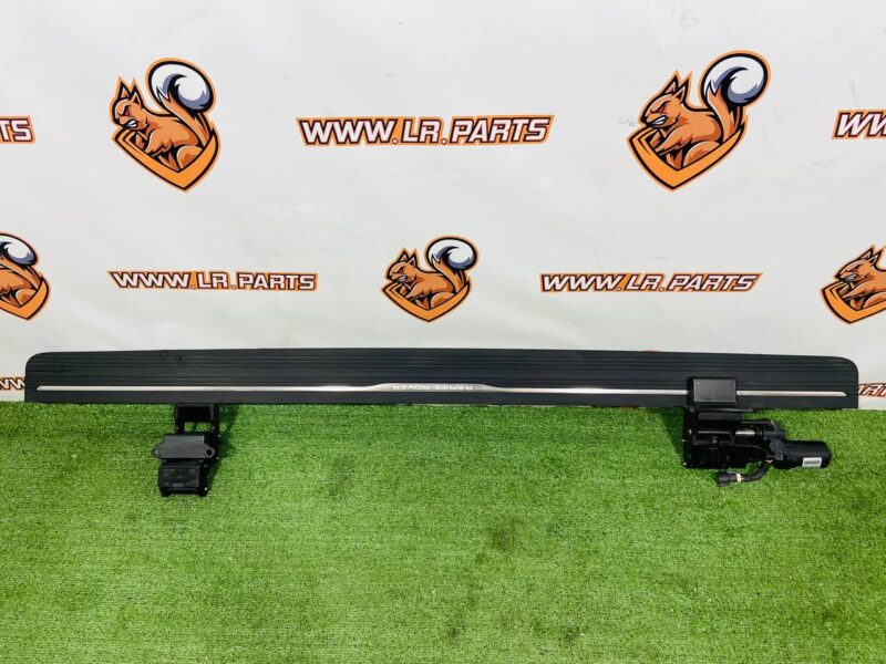VPLYP0325KIT Electric footboards set Range Rover Velar L560 (2018-) Used cost  € in stock 1 pcs.
