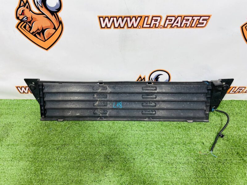 523123501 Ventilation deflector blinds upper Range Rover L460 (2023-) Used cost 170 € in stock 1 pcs.