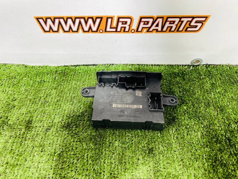 524123483 Driver's Side Rear Door Control Unit for Range Rover Sport L461 (2023-) Used cost 309,06 € in stock 1 pcs.
