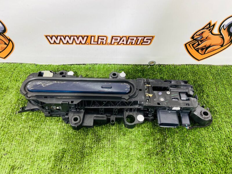 535123465 Exterior front right door handle for Range Rover Sport L461 (2023-) Used cost 260 € in stock 2 pcs.