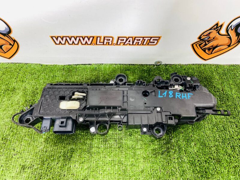 535123465 Exterior front right door handle for Range Rover Sport L461 (2023-) Used cost 260 € in stock 2 pcs.