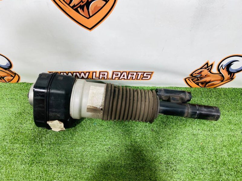 604123473 Front right shock absorber Range Rover L460 (2023-) Used cost  € in stock 1 pcs.