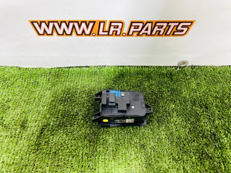 628123472 Right Steering Wheel Switch Range Rover L460 (2023-) Used cost  € in stock 1 pcs.