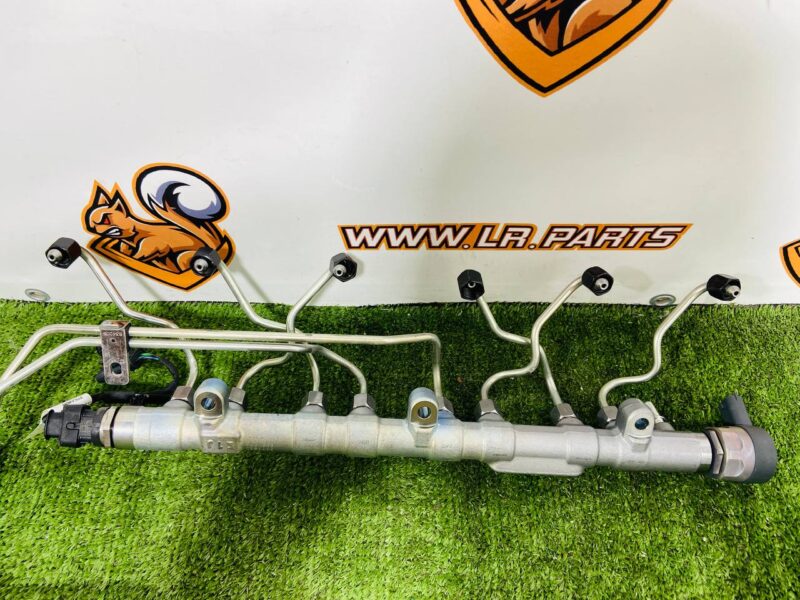 LR125514 Fuel Rail Range Rover Sport L494 (2014-2022) Used cost 100 € in stock 2 pcs.