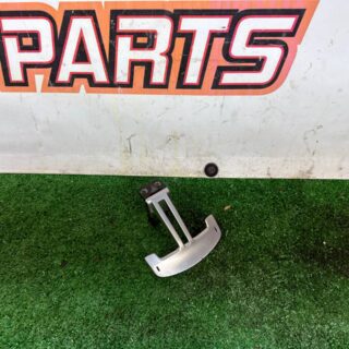 LR139904 Paddle shift left Range Rover Velar L560 (2018-) used cost  € in stock 1 pcs.