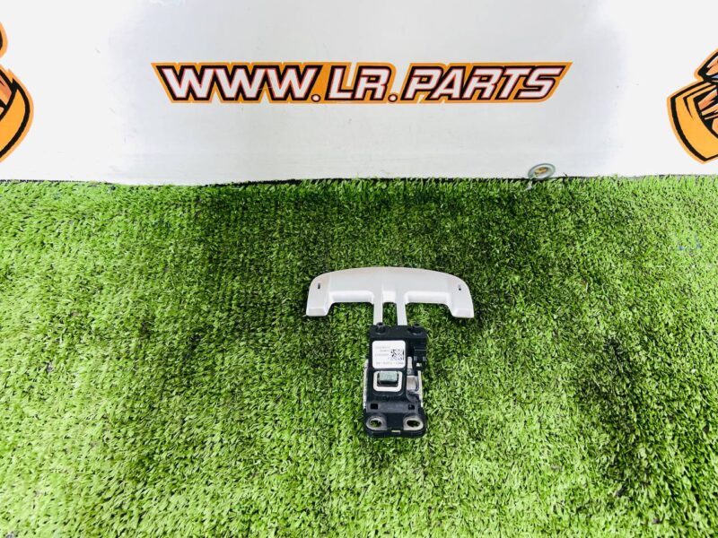 LR139904 Paddle shift left Range Rover Velar L560 (2018-) used cost  € in stock 1 pcs.