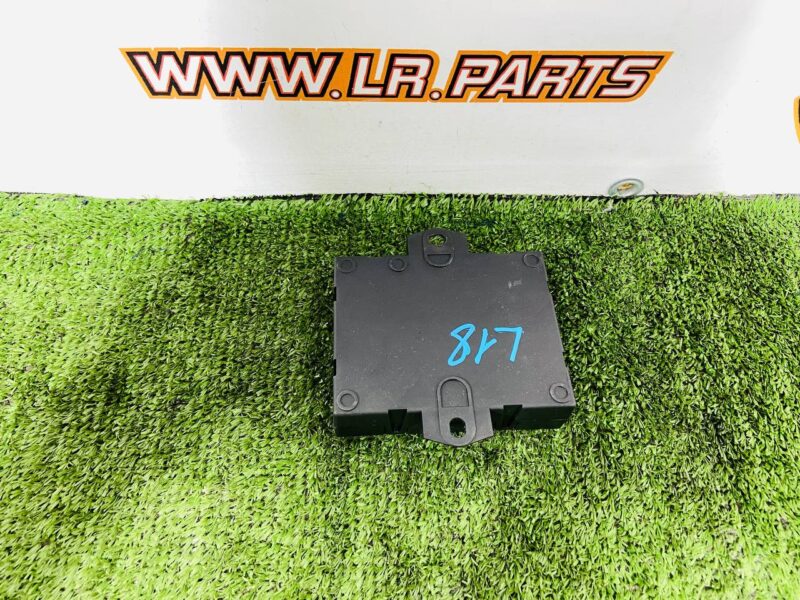 LR150964 Rear Cluster Control Unit Range Rover L460 (2023-) Used cost 140 € in stock 1 pcs.
