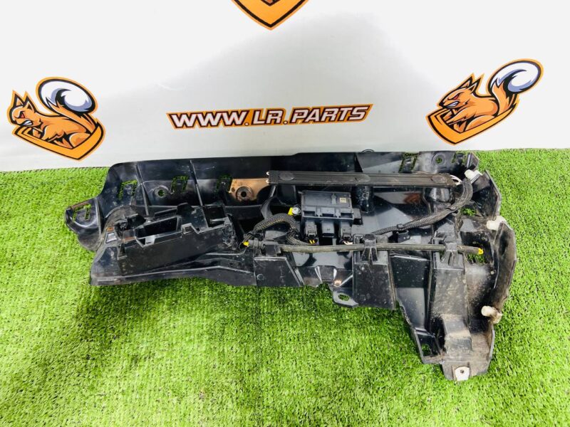 LR151053 Right Rear Bumper Bracket for Range Rover L460 (2023-) Second-hand cost 60 € in stock 1 pcs.