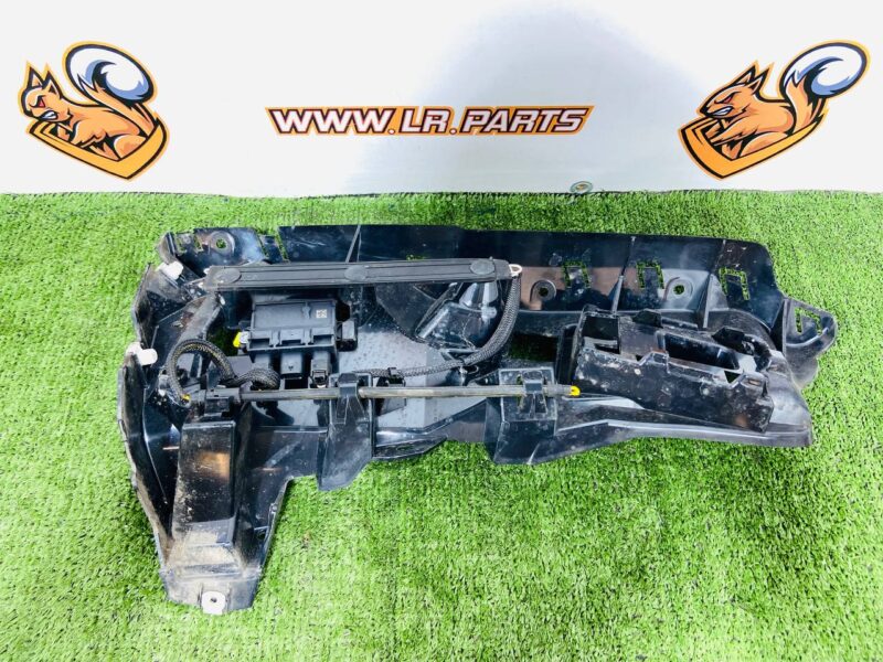 LR151054 Left Rear Bumper Bracket Range Rover L460 (2023-) Used cost 60 € in stock 1 pcs.