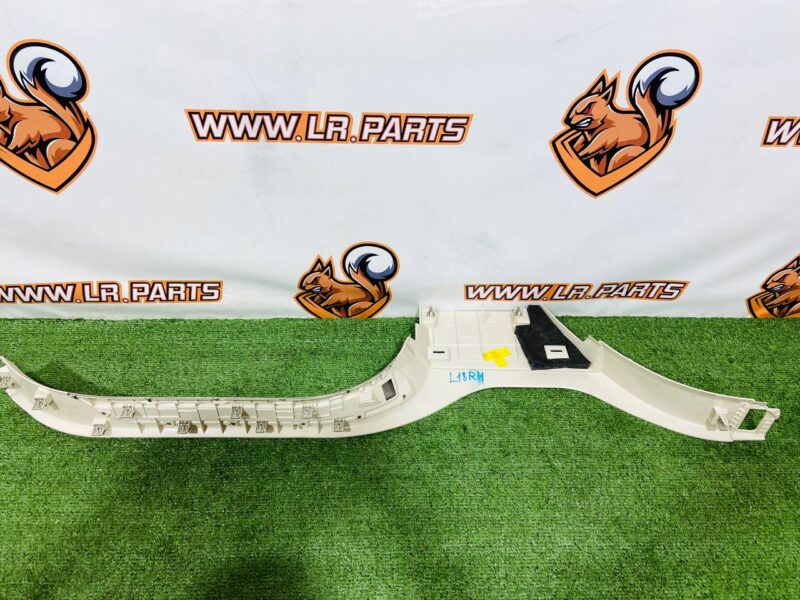 LR151169 Right rear footrest protection plate Range Rover L460 (2023-) Used cost 180 € in stock 1 pcs.