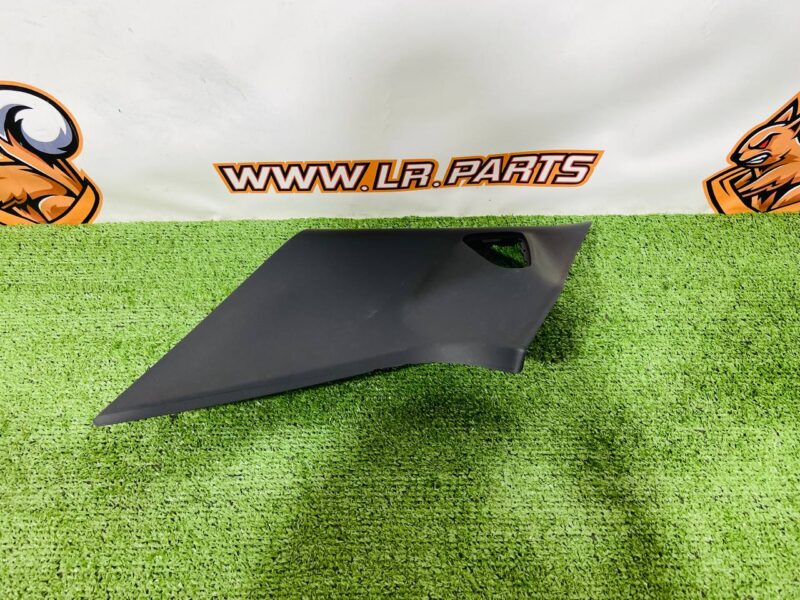 LR151763 Right Rear Pillar Trim for Range Rover L460 (2023-) Used cost 95 € in stock 1 pcs.