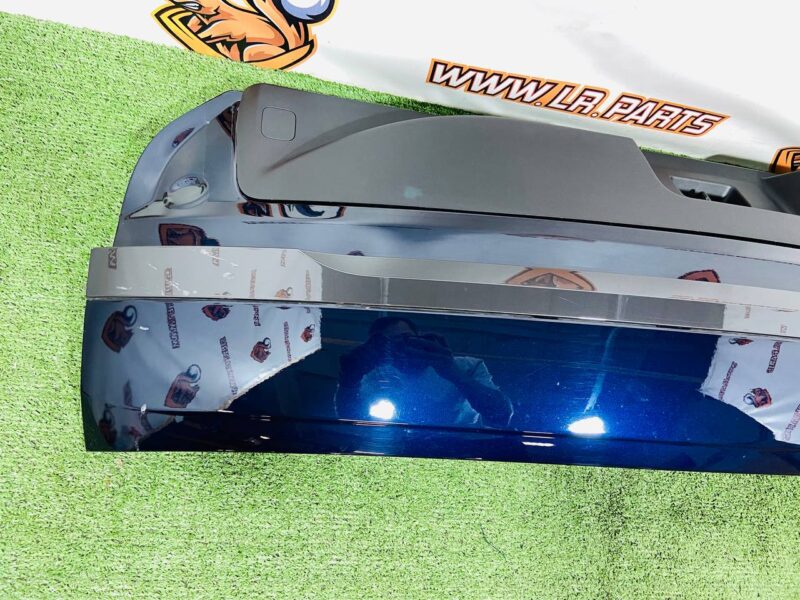 LR151861 Lower trunk lid Range Rover L460 (2023-) Used cost 500 € in stock 1 pcs.